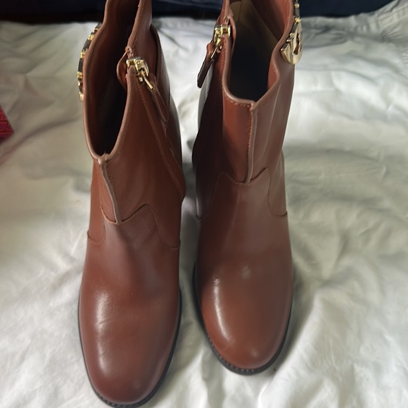 Tory Burch Sidney 85MM Bootie - Picture 7 of 11